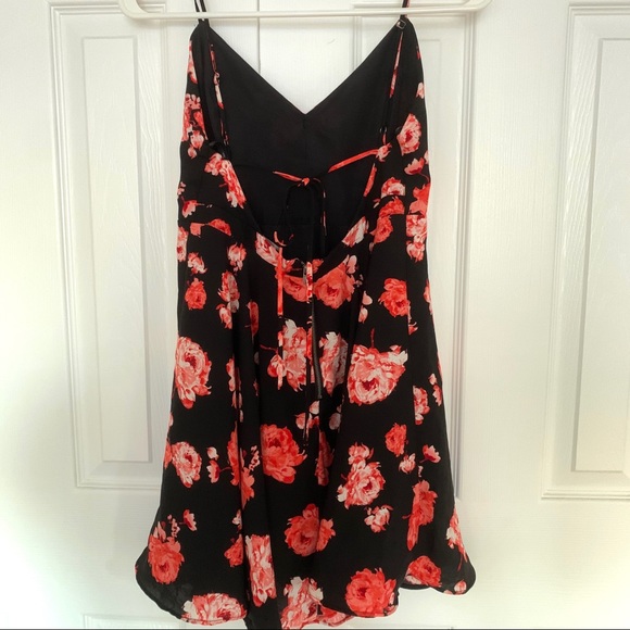 NEW Floral Sundress Summer Backless Dress - Picture 2 of 10